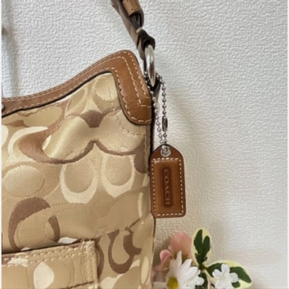 🍍Coach Chelsea Optic SignatureHobo Handbag Tan Brown EUC - Picture 13 of 17